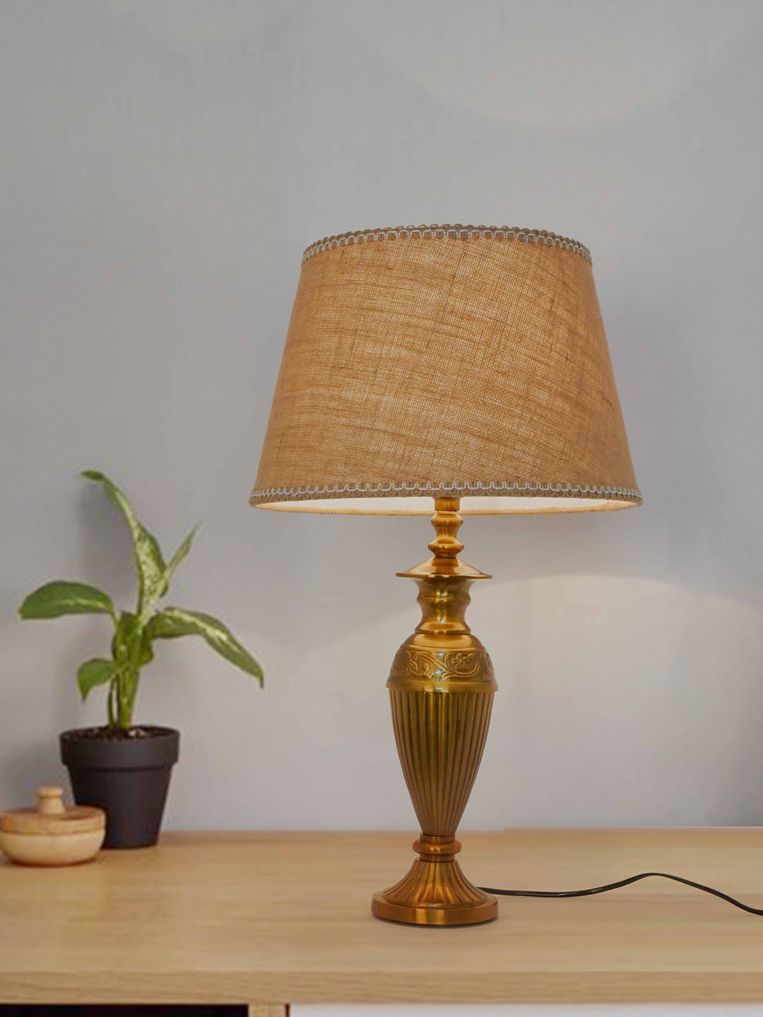 Gold Vintage Aluminium Single Table Lamp Light With 14 Inch