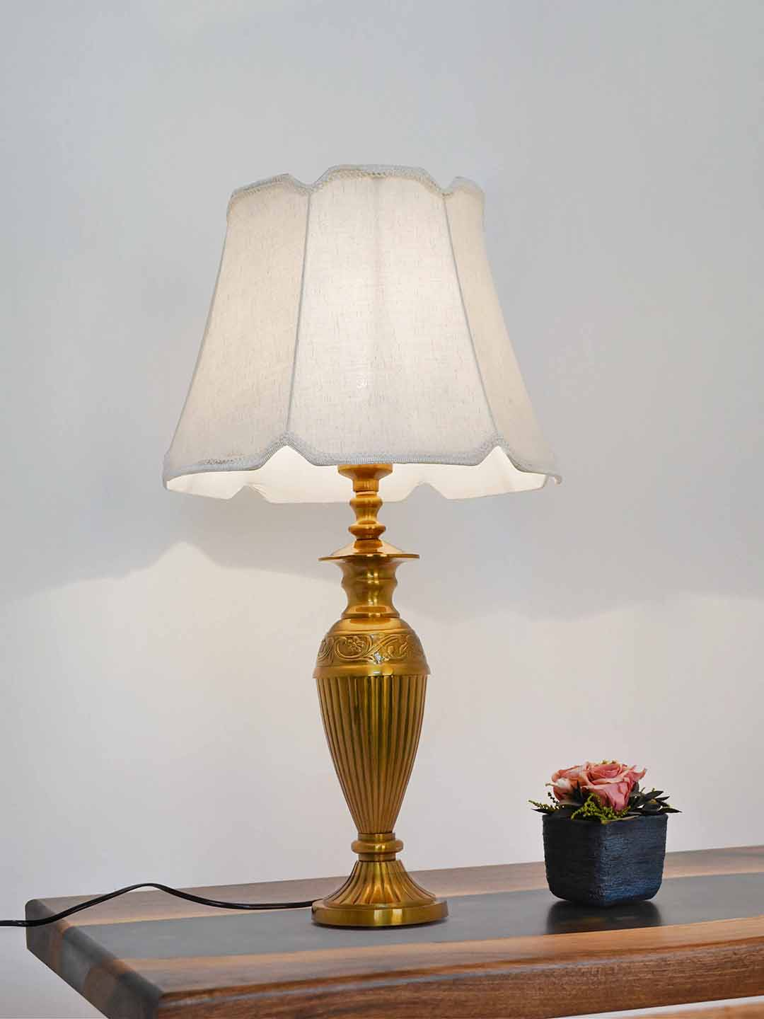 Gold Vintage Aluminium Single Table Lamp Light With 14 Inch Off