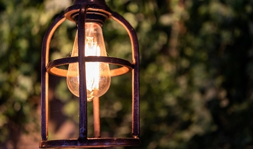 How to Choose the Perfect Outdoor Lighting – Expert Guide